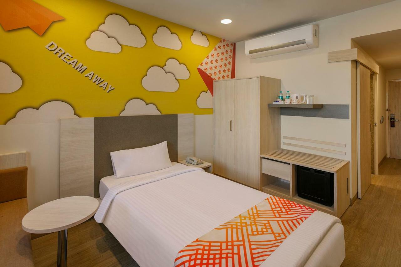 Ginger Sanand Hotel Luaran gambar