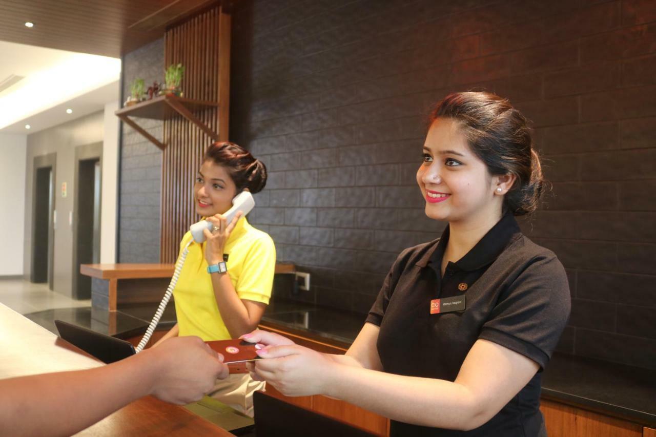 Ginger Sanand Hotel Luaran gambar