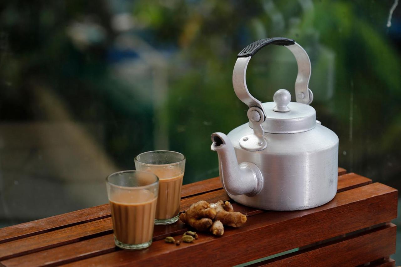 Ginger Sanand Hotel Luaran gambar